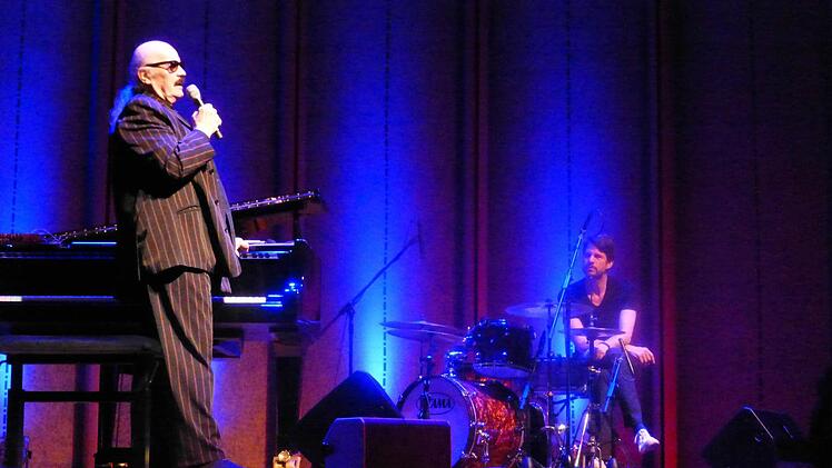 Jazzpianolegende und Pop Drum Celebrity, Vater und Sohn, Wolfgang und Flo Dauner bei ihrem grandiosen Konzert im Rossini-Saal. Foto: Gerhild Ahnert