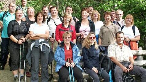 Obwohl die Mannsbilder keine Frauen im Verein haben, sind diese doch für sie im Stammtischleben unersetzlich. Foto: privat