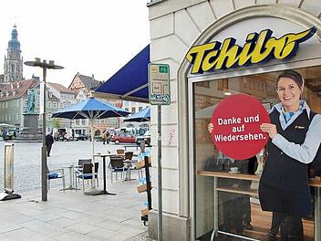 Mehr "1-a-Lage" geht in Coburg eigentlich kaum. Trotzdem kann es sein, dass das Ladenlokal am Marktplatz nach dem Tchibo-Aus erst einmal bis zum März 2014 leer steht. Foto: CT-Archiv/Oliver Schmidt