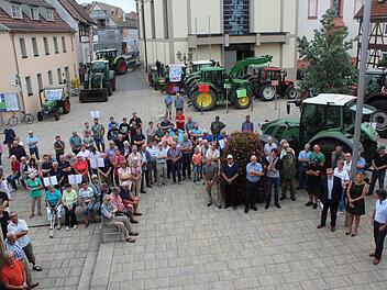 Protestkundgebung auf dem Marktplatz in Stadtlauringen.  Foto: p.