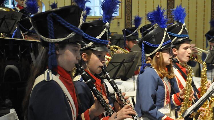 Das Jugendmusikkorps Bad Kissingen reiste beim Konzert in der Wandelhalle musikalisch nach Massa. Foto: Peter Klopf