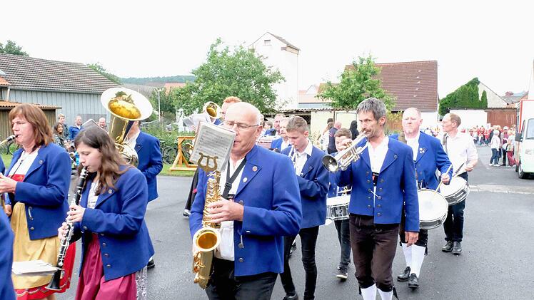 Sternmarsch: Klingenthaler Musikanten aus Windheim. Foto: Gerd Schaar