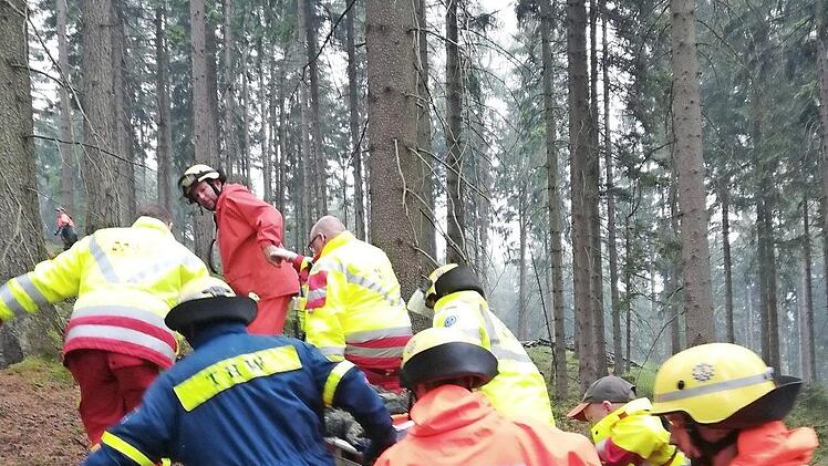 Kräfte von ASB und THW Kronach bei einer gemeinsamen Übung noch in der Zeit vor Corona Foto: ASB