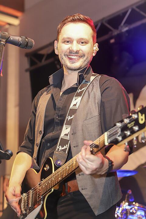 Es wurde in das Jahr 2025 gefeiert.