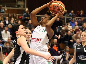 Taleya Mayberry traf nur drei von 17 W&uuml;rfen aus dem Feld. Foto: sportpress