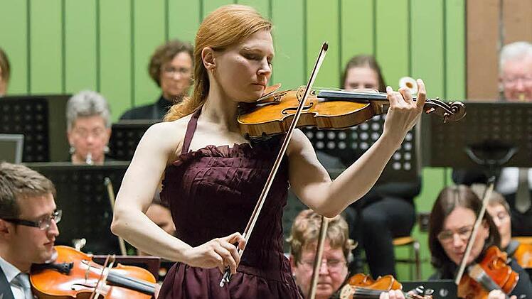 Impressionen vom Sinfoniekonzert der "Musikfreunde Neustadt" in der Mehrzweckhalle Heubischer Straße.Foto: Albert Höchstädter