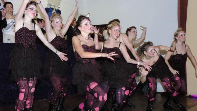 Showtanz der Prinzengarde.Foto: Gerhard Schmidt