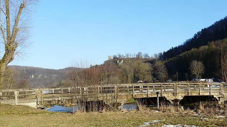 Die Brücke bei Niederfellendorf kostete seinerzeit 1,3 Millionen Mark.