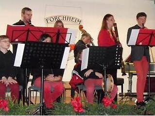 Die Städtische Sing- und Musikschule beim Auftritt im Rathaussaal Foto: Cornelia Schmitt