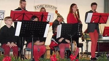 Die Städtische Sing- und Musikschule beim Auftritt im Rathaussaal Foto: Cornelia Schmitt