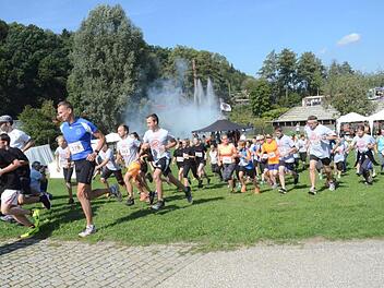 Wer hier mitläuft, hat Spaß und hilft im Kampf gegen Krebs.  K.- H. Hofmann/Archiv