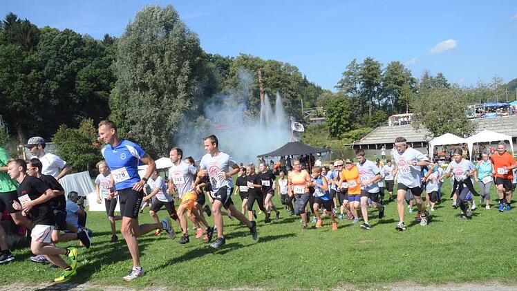 Wer hier mitläuft, hat Spaß und hilft im Kampf gegen Krebs.  K.- H. Hofmann/Archiv