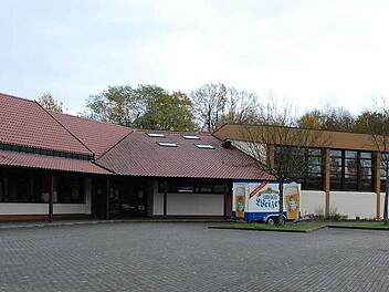 Thulbatalhalle. Wenn sie geändert wird als Versammlungsstätte, sind hohe Kosten für bauliche Veränderungen zu erwarten.