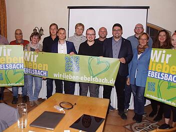 Die Bürgernahe Liste Ebelsbach (BNL) nominierte  ihre Gemeinderatsliste für die Kommunalwahl 2020 und startete gleichzeitig ihre Wahlkampagne unter ihrem neuen Logo und dem Motto "Wir lieben Ebelsbach". Auf Platz eins der Liste steht Bürgermeisterkandidat Andreas Hoch (Fünfter  von rechts).  Sabine Weinbeer