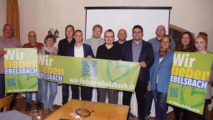 Die Bürgernahe Liste Ebelsbach (BNL) nominierte  ihre Gemeinderatsliste für die Kommunalwahl 2020 und startete gleichzeitig ihre Wahlkampagne unter ihrem neuen Logo und dem Motto "Wir lieben Ebelsbach". Auf Platz eins der Liste steht Bürgermeisterkandidat Andreas Hoch (Fünfter  von rechts).  Sabine Weinbeer