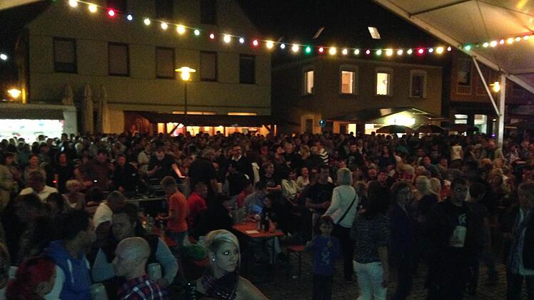 Stimmungsvolle Atmosphäre herrschte am Samstagabend auf dem Marktplatz.