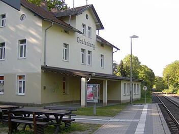 Bislang schauten Gäste des Gräfenberger Bahnhofs in die Röhre, wenn sie auf das Klo mussten. Das soll sich nun ändern. Foto: Petra Malbrich