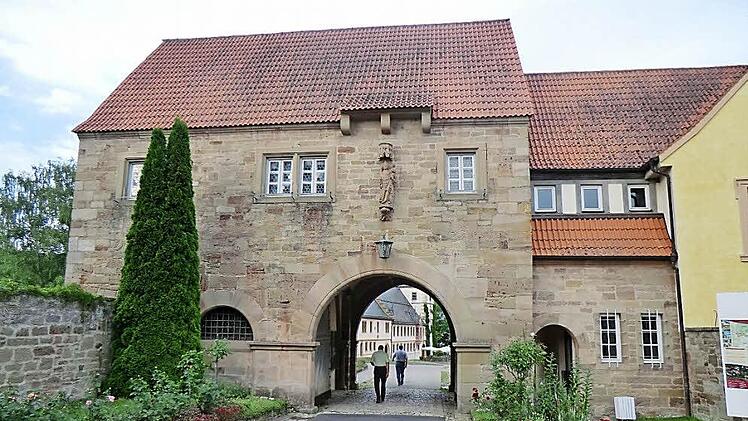 Der Eingang zum Kloster Maria Bildhausen Foto: Anton Then
