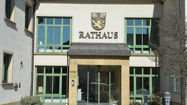 Zapfendorf kommt nicht zur Ruhe. Wegen 7000 Euro hat die Marktgemeinde gegen den Ortskulturring geklagt.  Archivbild: Ronald Rinklef