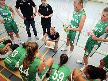 Wenn Jessie Miller ihre Spielerinnen instruiert, fließen ihre Erfahrungen als Assistenztrainerin beim WNBA-Klub Indiana Fever mit ein.privat
