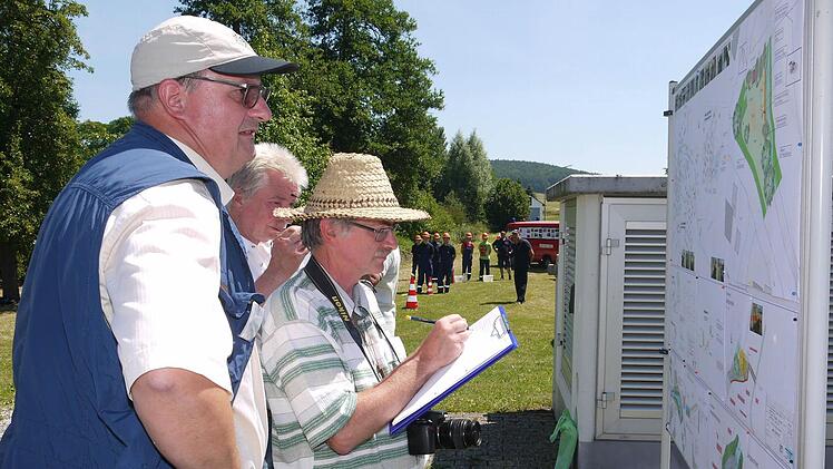 Pläne für Lahm, Pülsdorf und die Zukunft. Foto: Berthold Köhler