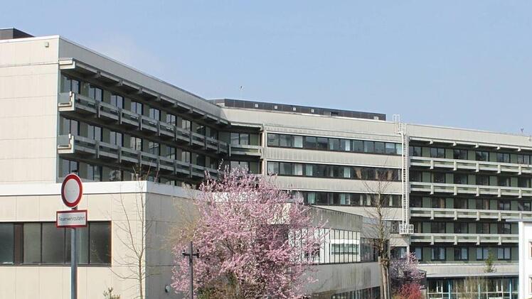 Nur die Küche wird noch im Altbau des Lichtenfelser Krankenhauses genutzt. Ansonsten steht er leer. Foto: Popp