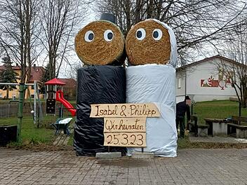 Hofstetten: Heuballen-Brautpaar kurz vor Hochzeit in Flammen - es war Brandstiftung