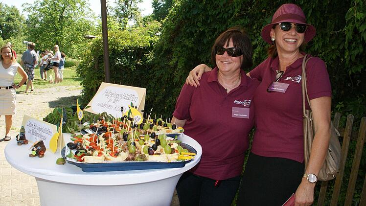 Diese Frauen erklärten die Hutzel und die Möglichkeiten ihrer kulinarischen Verarbeitung. Foto: Sabine Weinbeer