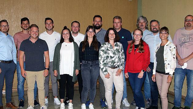 Der Vorstand des TSV Rannungen: Andreas Diemer (ausgeschieden), Andreas  Berninger, Dominik H&uuml;llmantel,  Sandro Neumann, Christiane Kiesel, Ren&eacute;  Erhard, Lena Erhard, Michael D&uuml;tsch, Katja Wehr, Florian Erhard, Lena  Erhard, Steffen Winterbauer, Oliver Leischner, Sina Merz und Marco N&ouml;ller.  Foto: Dieter Britz
