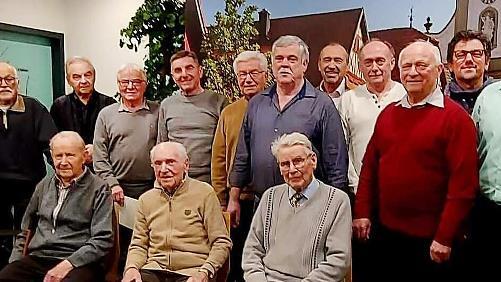 Ehrungen der langjährigen Mitglieder mit dem Vertreter des Kreisverbandes Dieter Büttner und Bürgermeister Rene Gerner.
