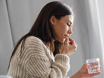 Ibuprofen, Tabletten, Kopfschmerzen, Medikamente