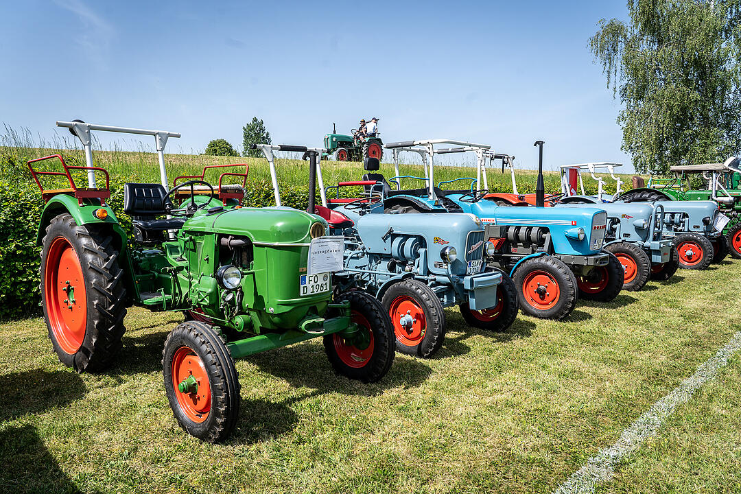 Treffen f&uuml;r PKW/Traktoren und Motorr&auml;der bis Baujahr 1996.