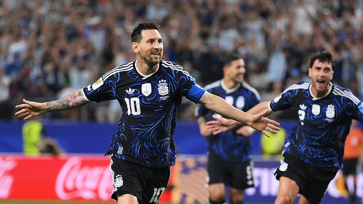F&uuml;r Lionel Messi l&auml;uft die WM bisher nach Wunsch. Jetzt trifft er mit Argentinien auf den Au&szlig;enseiter Kap Verde.