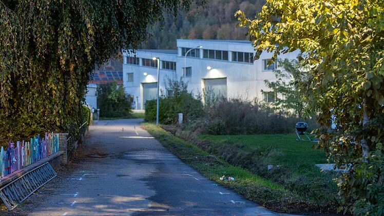 Frau und Kleinkind sterben bei Unfall mit Lastwagen