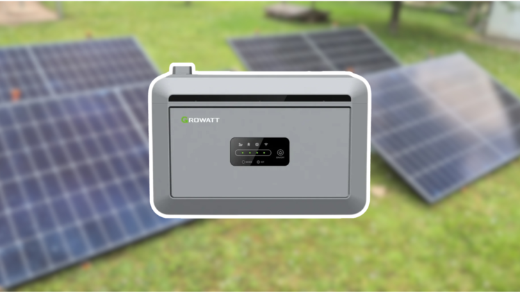 Der All-in-One-Solarspeicher Growatt NEXA 2000 zählt zu den Top-Systemen am Markt - im Netz bekommst du ihn günstig im Balkonkraftwerk-Set.