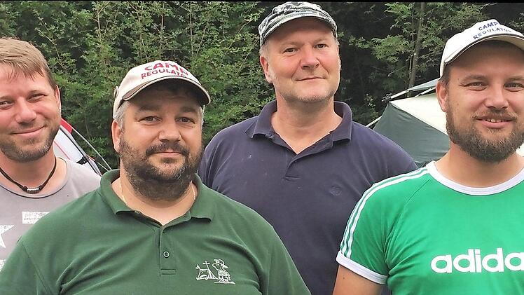 Die sogenannte Oberleitung des Zeltlagers, von links: Benny Veen, Achim Selig, Josef-Paul Hofmann und Marc Veen