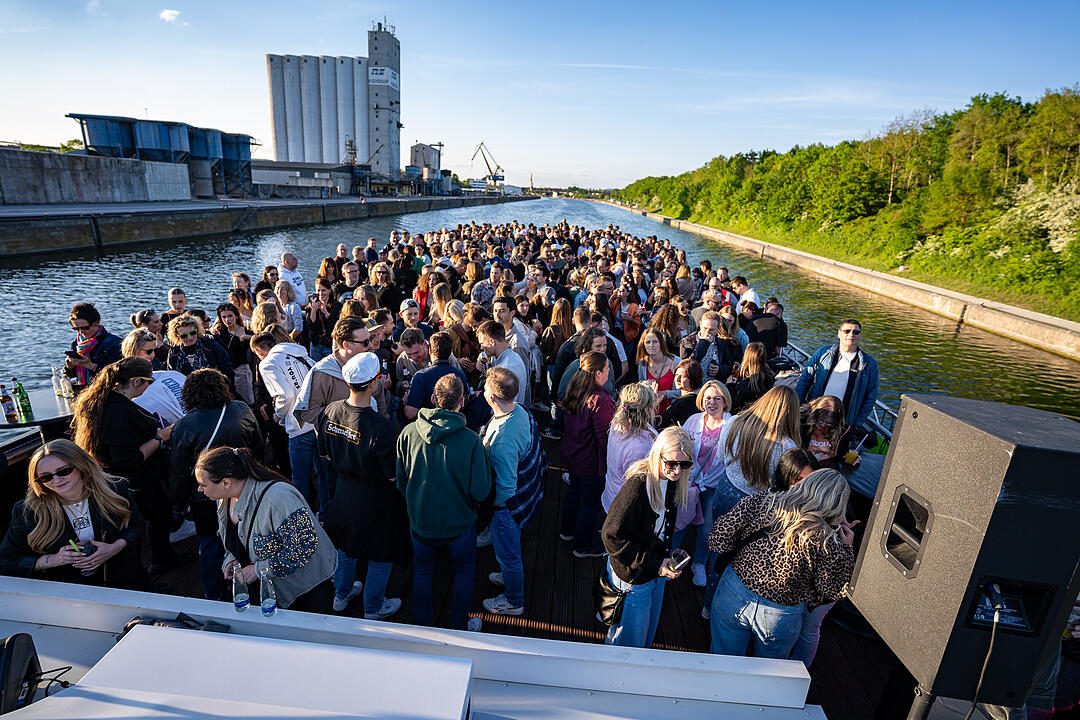 Auf drei Decks wurde richtig gefeiert!