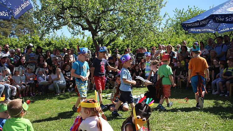 Mit viel Applaus wurden die Aufführungen der Kinder bedacht. Carmen Manger