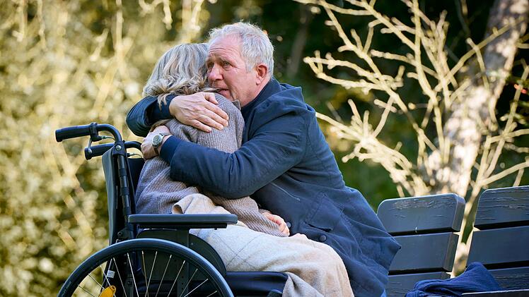 Ein Tiefpunkt: Sabine (Ann-Kathrin Kramer) teilt Stefan (Harald Krassnitzer) mit, dass sie so nicht weiterleben kann.