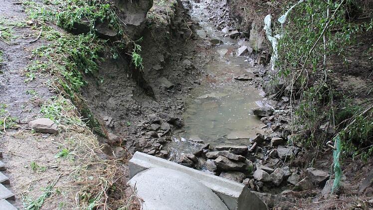 Die Wassermassen spülten viel Erdreich aus.