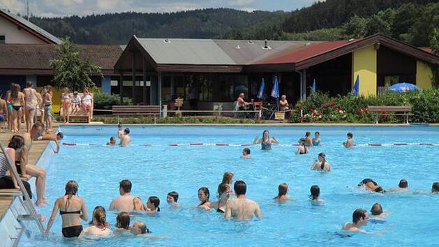 Das Schwimmerbecken im Freibad Wallenfels Foto: Stadt Wallenfels