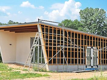 Alle Arbeiten an der Dormitzer Leichenhalle laufen nach Plan. Der Gemeinderat erhielt einen Sachstandsbericht. Foto: Karl Heinz Wirth