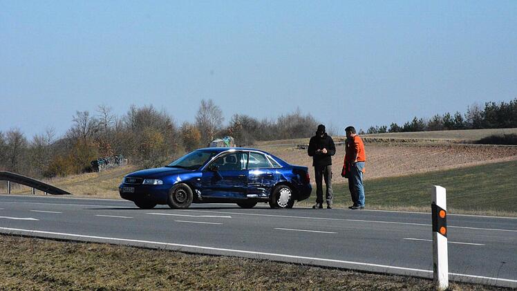 Der Audi der 64-Jährigen wurde an der linken Seite ramponiert.