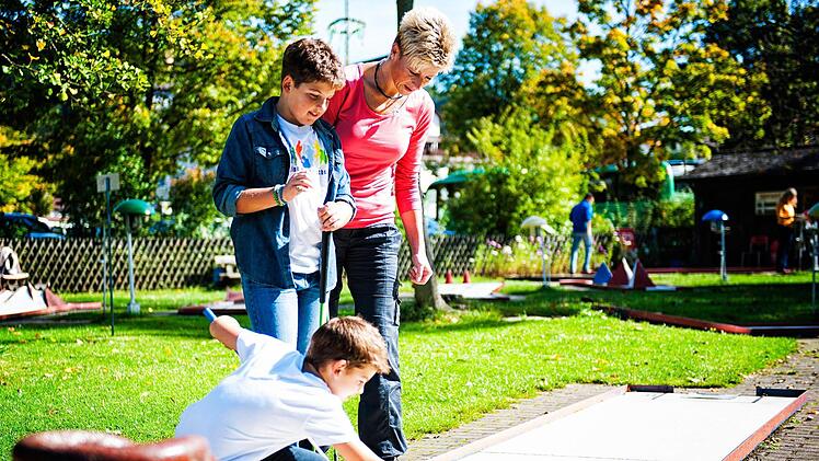 Die Freizeitanlagen auf der Sportinsel, wie beispielsweise der Minigolfplatz, müssen auch während der Gartenschau für alle Bürger frei zugänglich sein, fordern die Stadträte. Symbolfoto: TZ Fränkische Schweiz, Trykowski