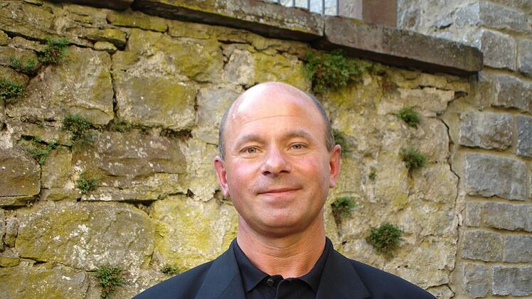 Mariusz Dolny, bislang Pfarrer von Urspringen und Ansbach in der Pfarreiengemeinschaft "Maria - Patronin von Franken" . Heidi Vogel