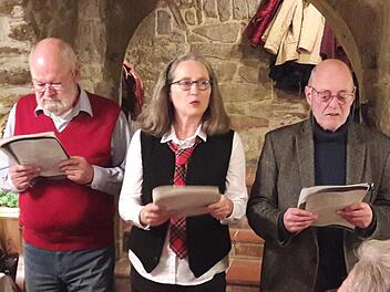 Die Litera(n)ten Bernt Sieg, Bärbel Fürst,  und Jens Müller-Rastede beschäftigten sich diesmal mit Weihnachten. Foto: Hartmut Hessel