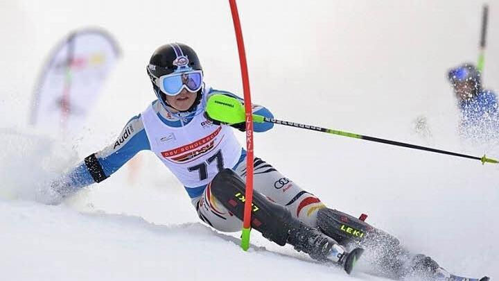 Slalom-Studie von Jacob Schramm. Der Eppenreuther liebt es neuerdings etwas schneller. Vor allem im Super G hat er sich stark verbessert. Fotos: BauerFoto