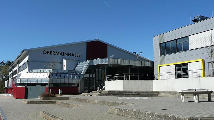 Die Sporthalle von außen Fotos: Popp