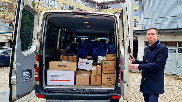 Bayreuth: Ukraine-Hilfe: Mitarbeiter des Landratsamts spenden circa 70 Hilfspakete