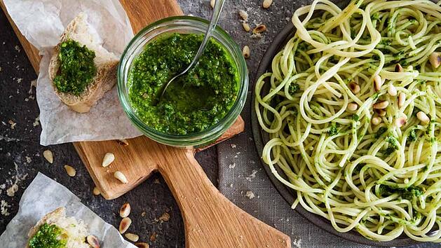 Baerlauch-Mandel-Pesto.jpg